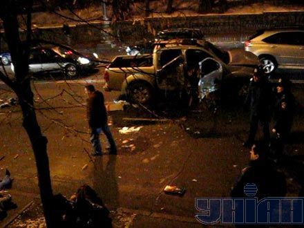 Біля Кабміну джип збив кількох людей (фото)