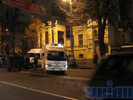 Біля Кабміну джип збив кількох людей (фото)