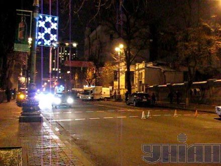 Біля Кабміну джип збив кількох людей (фото)