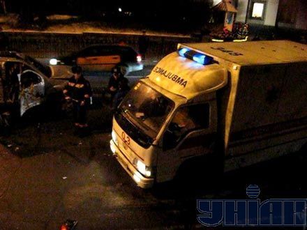 Біля Кабміну джип збив кількох людей (фото)