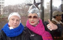 Сердючка повезла свою маму в Лондон на барахолку (фото)