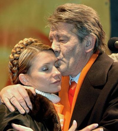 Yushchenko va Timoshenko jinsiy aloqada.