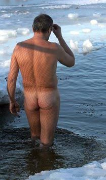 Живые люди в ледяной воде, и вполне добровольно (фоторепортаж)