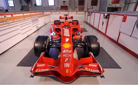 Ferrari представила болід F2008 (4 фото)