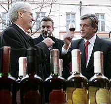 Шойом, Ющенко