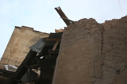 Во Львове из-под обломков взорвавшегося дома спасли 7 человек (фоторепортаж)