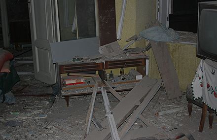 Во Львове из-под обломков взорвавшегося дома спасли 7 человек (фоторепортаж)