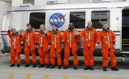 Зліва направо: Леопольд Аартс, Стенлі Лав, Ганс Шлегель, Рекс Воллхайм, Леланд Мелвін, Алан Пойндекстер, Стівен Фрік