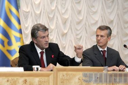 Ющенко просить керівників митниці не ховатися по лікарняних (додані фото)