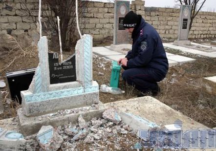 Разгромлено мусульманское кладбище (фото)