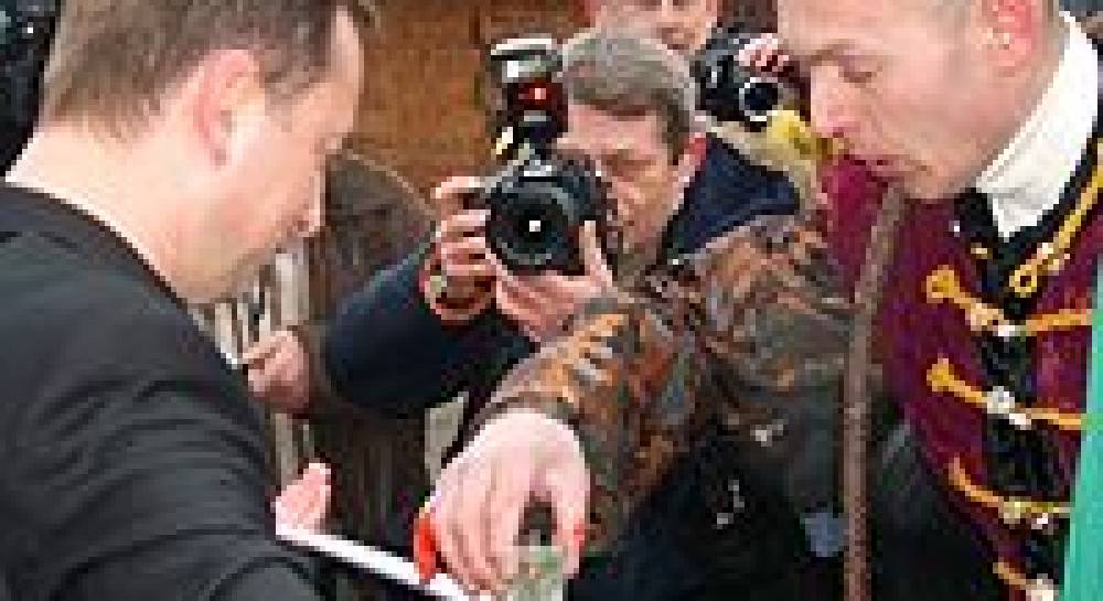С Томенко сняли шапку, а Зинченко признал себя казаком