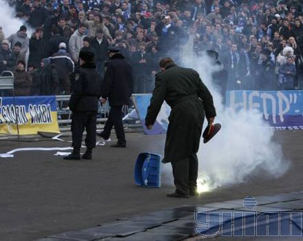 Дніпро - Динамо: вболівальники побилися з «Беркутом» (фоторепортаж)