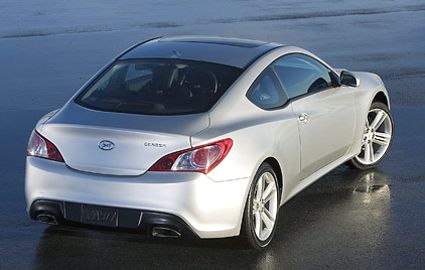 Розкосі фари і м`язисті «стегна» нового купе Hyundai (фото)