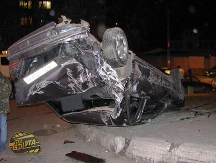 МЕГА-катастрофа в Киеве: КамАЗ разгромил 12 автомобилей (фото)