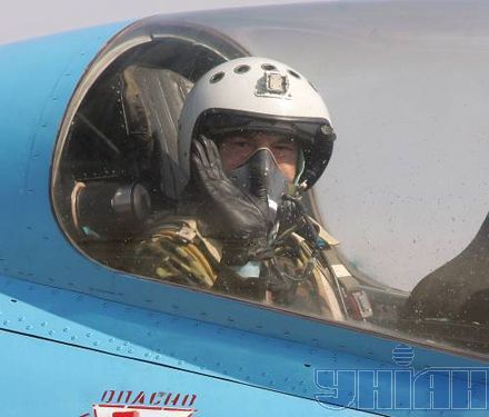 Як Ющенко піднявся в небо (фоторепортаж)