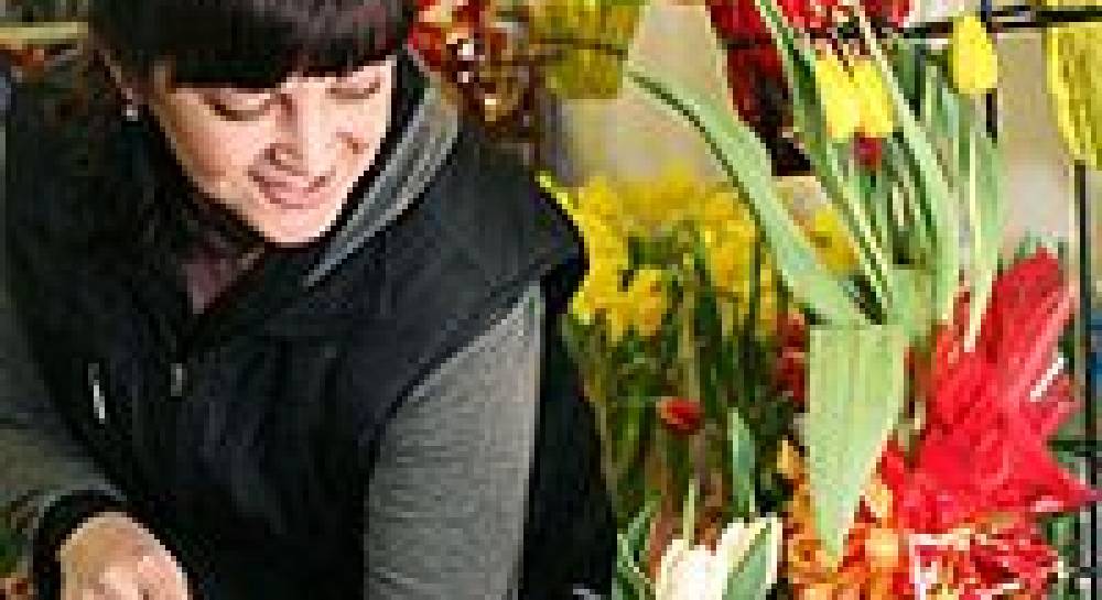 8 Березня очима відомих чоловіків: хто дарує кольє, а хто вважає його дебільним совковим святом