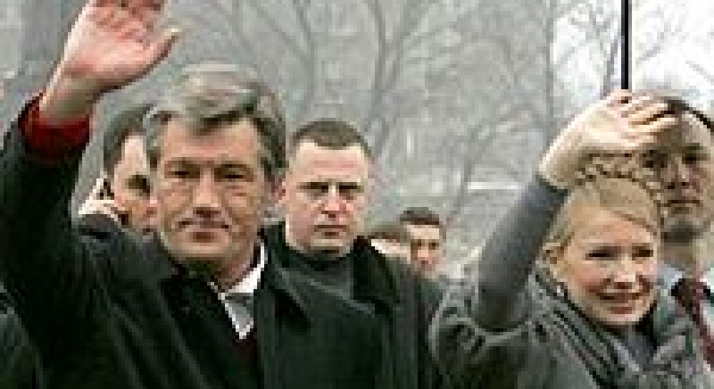 Вехи недели: политика авантюр, рассекреченные директивы и удовлетворенный Янукович