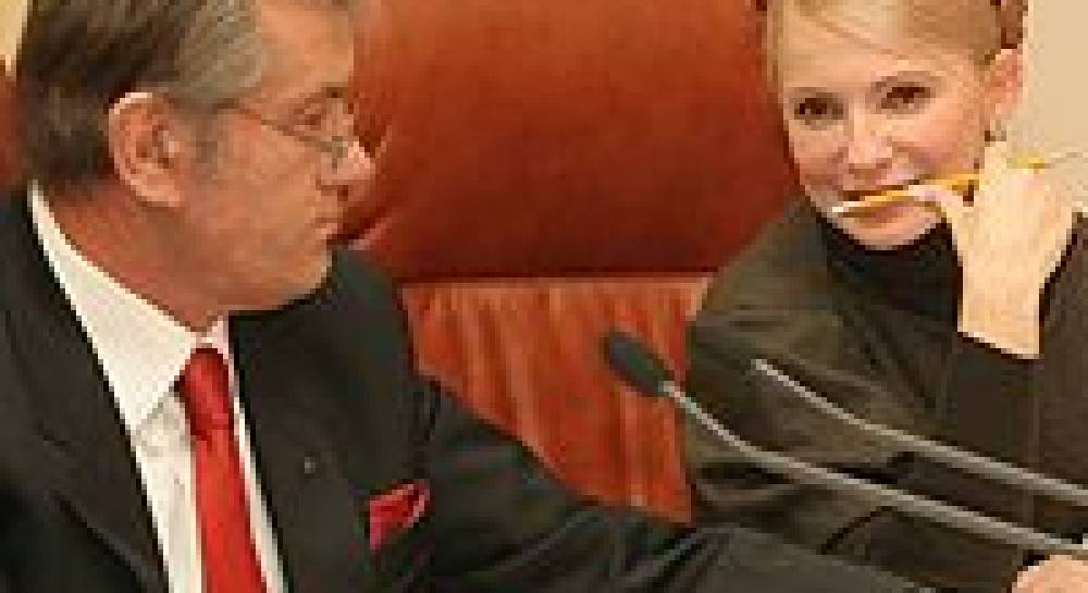 Ющенко закликає Тимошенко до дієти і спокушує еклерами