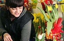 Горщики зі смолою подарують кримчанкам до 8 березня