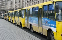 Маршрутки заблокували під’їзди до адміністративних будівель столиці