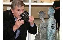 Ющенко заинтересовали беременная женщина и конь (фоторепортаж)