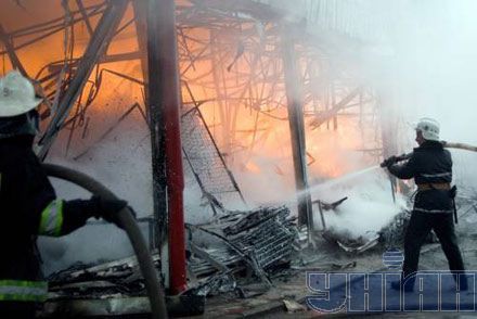 Пожар в Харькове: знак для вьетнамцев или месть Фельдману? (фоторепортаж)