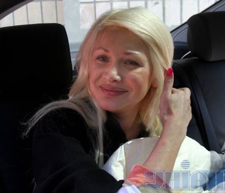 Червоненко забрал новорожденного сына из роддома (фото)