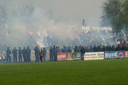 Побоїще на матчі Нафтовик - Динамо: хто винен? (фоторепортаж)