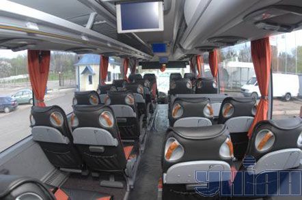 Футболісти «Шахтаря» отримали новий командний автобус (фото)