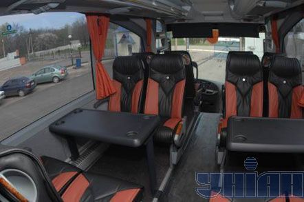 Футболісти «Шахтаря» отримали новий командний автобус (фото)