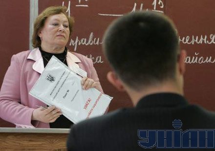 Тестування не врятує українську систему освіти 