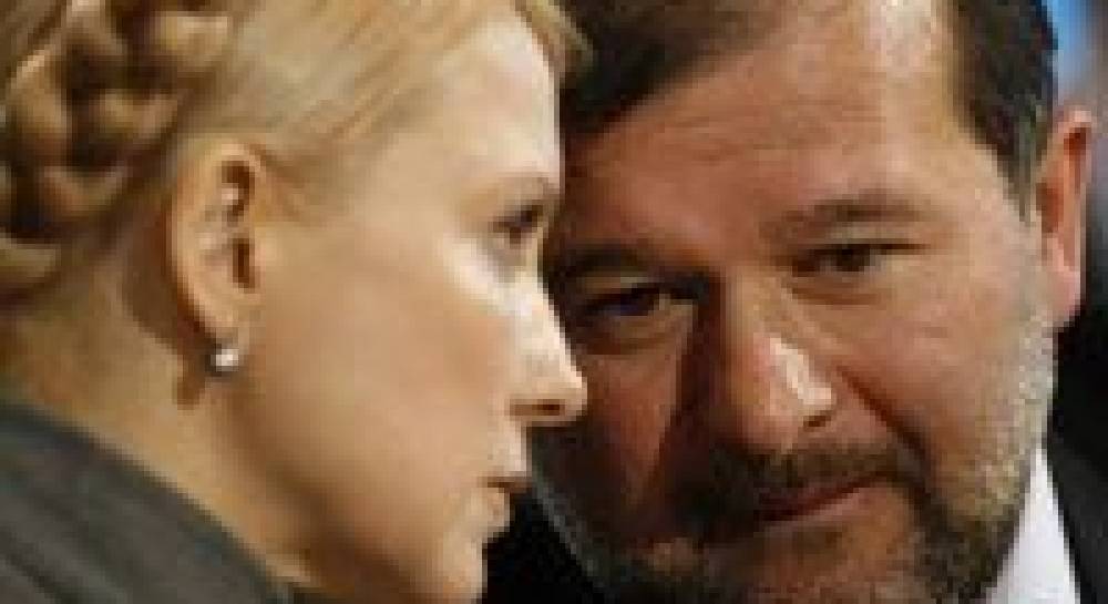 Вехи недели: водевиль в исполнении Тимошенко и Балоги, коалиция - в коме, Конституция ждет изменений 
