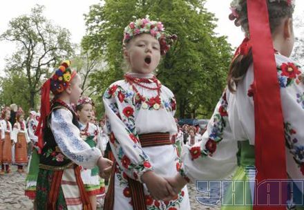 Олег Скрипка показав традиційний український гламур по фен-шую (фоторепортаж)

