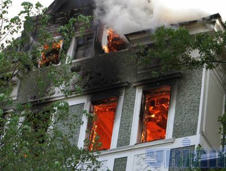 Пожар возле Секретариата Президента (фоторепортаж)