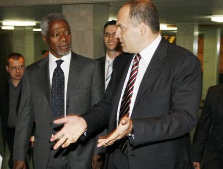 Кофи Аннан и Виктор Пинчук