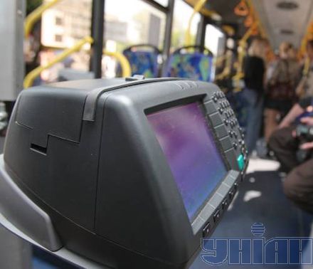 Черновецький випробував валідатор (фоторепортаж)