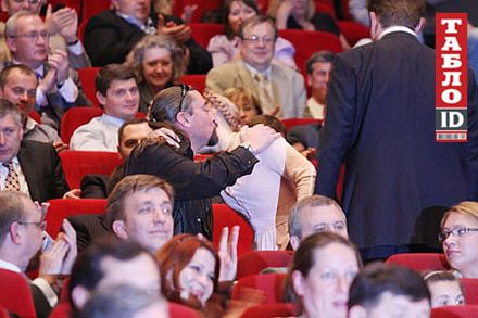 Евгения Тимошенко примерила мамину косу (фоторепортаж)