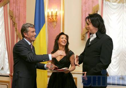 Ющенко зробив Кіркорова і Ані Лорак народними (додані фото)