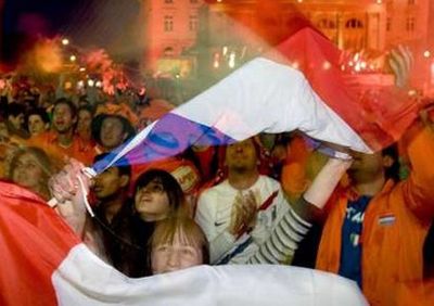 «Помаранчеві» гучно відзначили вихід до 1/4 фіналу Євро-2008 (фото)