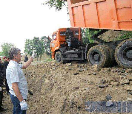 Ющенко на суботнику (6 фото)