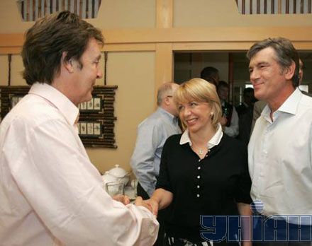 Ющенко подарил Полу Маккартни сорочку (фоторепортаж)
