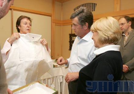 Ющенко подарил Полу Маккартни сорочку (фоторепортаж)