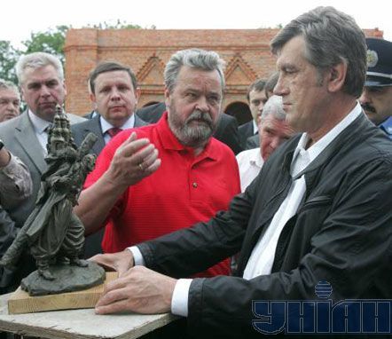 Ющенко и Плющ в Батурине (фото)