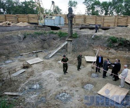 Ющенко и Плющ в Батурине (фото)