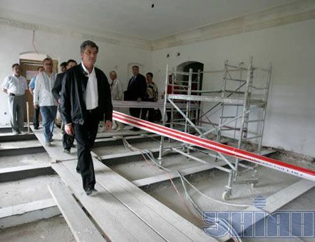 Ющенко и Плющ в Батурине (фото)