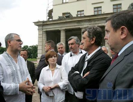 Ющенко и Плющ в Батурине (фото)