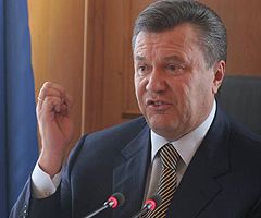 Виктор Янукович открывает заседание оппозиционного правительства. Киев, 19 июня