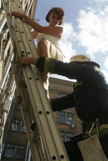 Працівники КМДА рятуються через вікна від пожежі (фото)