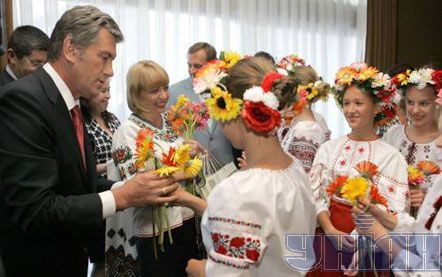 Віктор та Катерина Ющенки під час зустрічі з українською діаспорою у Лісабоні