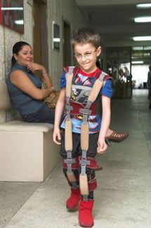 Жена Яценюка побывала в центре реабилитации детей (фоторепортаж)